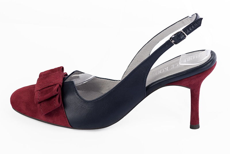 Burgundy red and navy blue women's dress pumps, with a knot on the front. Round toe. High slim heel. Profile view - Florence KOOIJMAN
